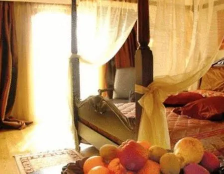 Ateron & 2* Amíndeo